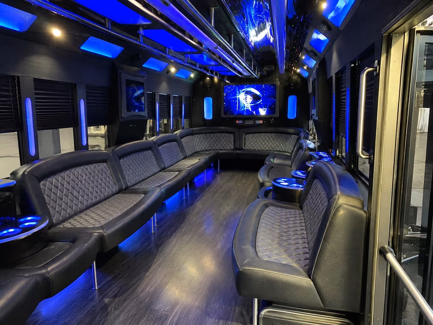 blog rent a bus to topeka zoo hero